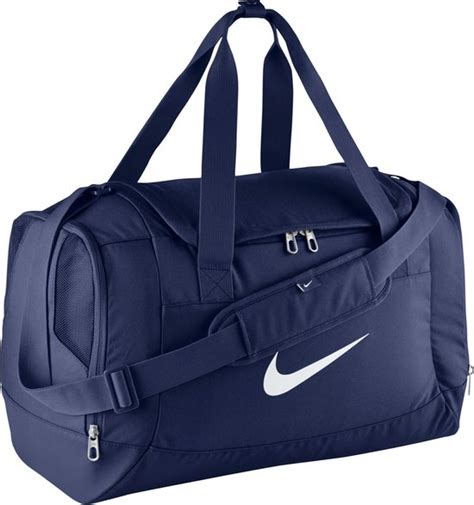 nike herren sporttasche club team swoosh duffel tragebild|Nike Club Team Swoosh Roller Bag 3.0 .